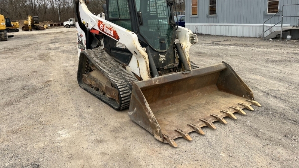 2020 Bobcat T76 thumbnail 3