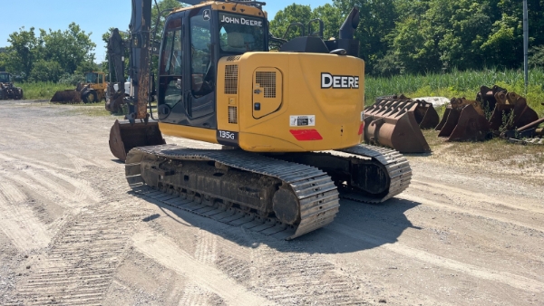 2018 Deere 135G thumbnail 6