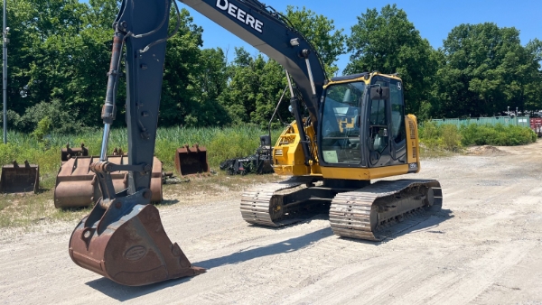 2018 Deere 135G thumbnail 3