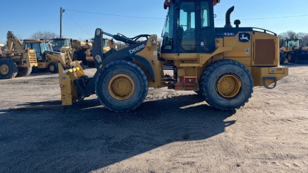 2019 Deere 524L thumbnail 2
