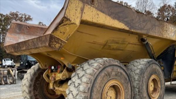 2015 Caterpillar 745C thumbnail 3