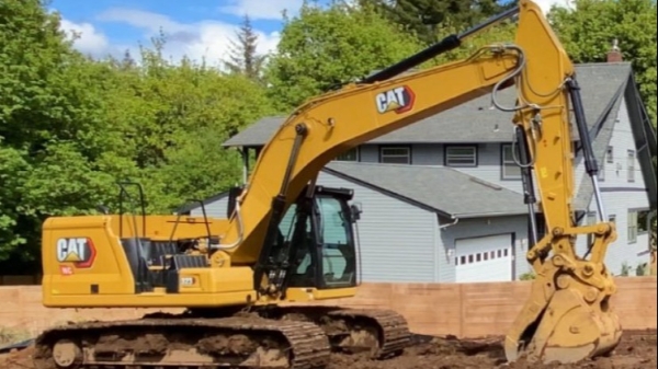 2023 Caterpillar 323 thumbnail 3