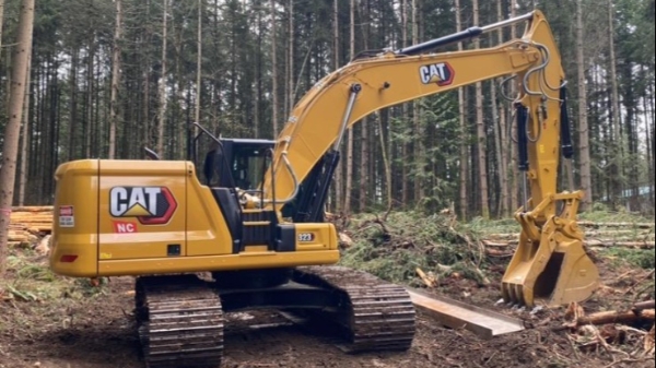 2023 Caterpillar 323 thumbnail 2