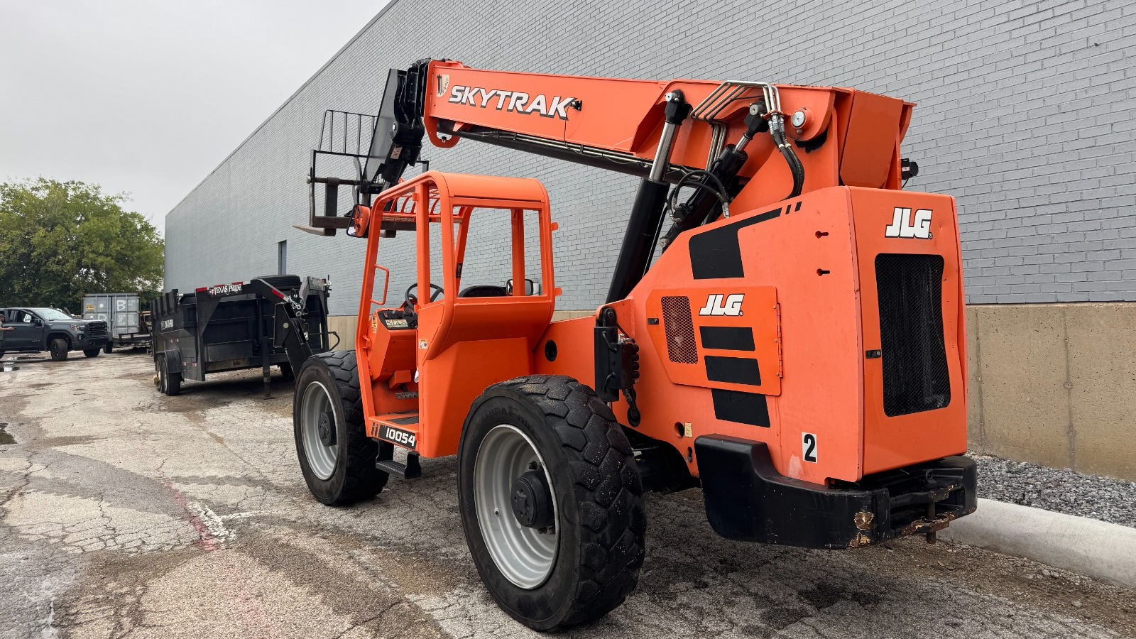 2017 SkyTrak 10054