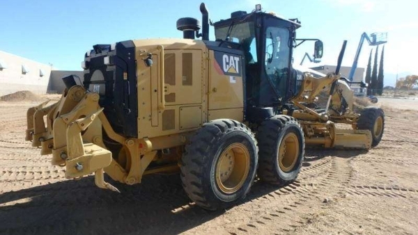 2017 Caterpillar 12M3 AWD thumbnail 4