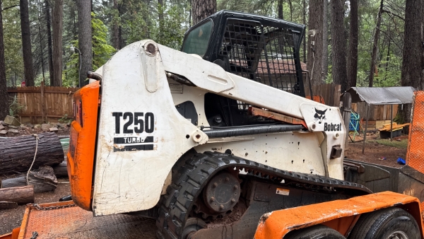 2005 Bobcat T250 thumbnail 3