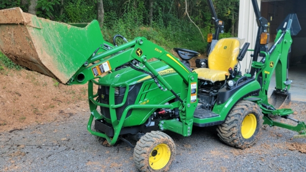 2024 Deere 1025R thumbnail 2