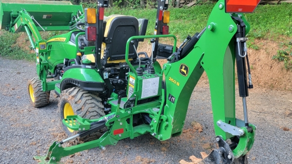 2024 Deere 1025R thumbnail 4