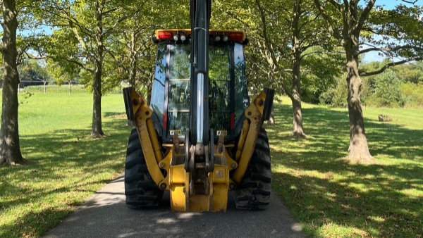 2020 Deere 410L thumbnail 2