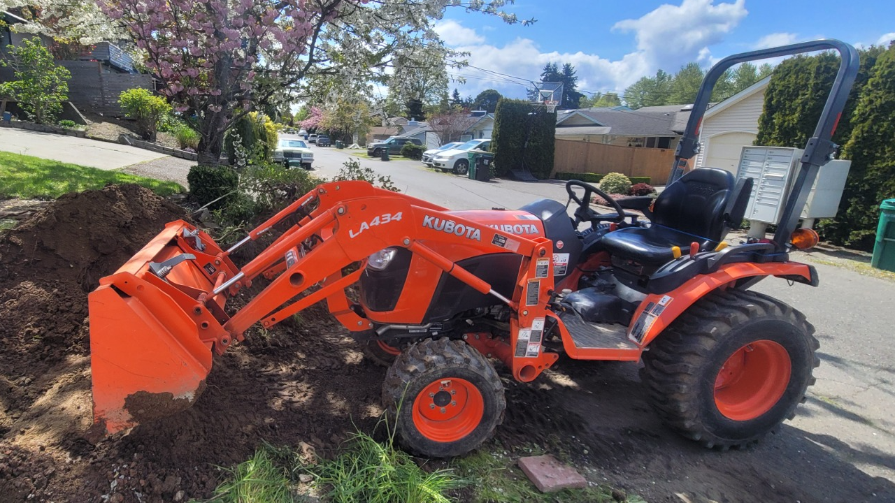 KUBOTA .  ジャージ Used Kubota BX2670 Hood | CP-26994 | All States Ag Parts