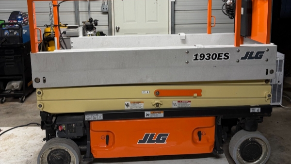 2017 JLG 1930ES thumbnail 8