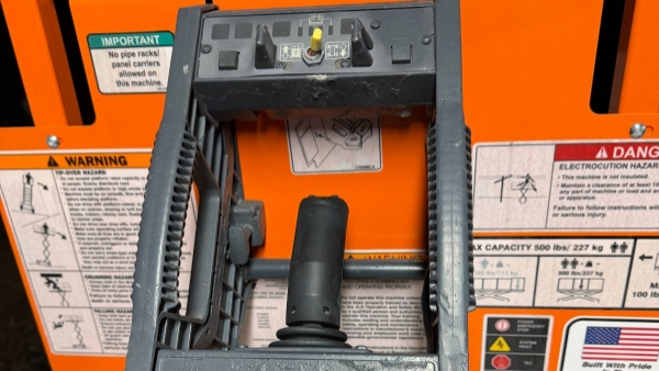 2017 JLG 1930ES thumbnail 5