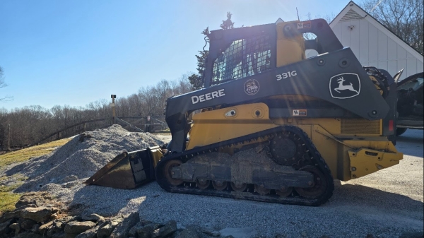 2023 Deere 331G thumbnail 3