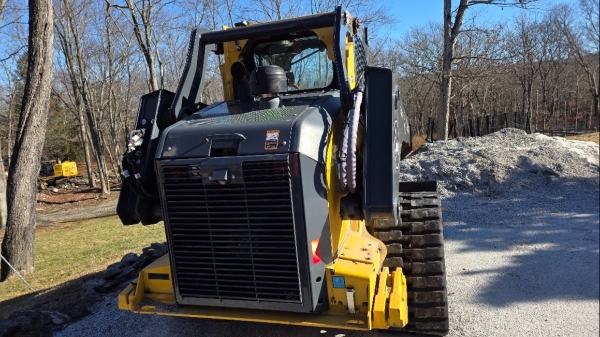 2023 Deere 331G thumbnail 2