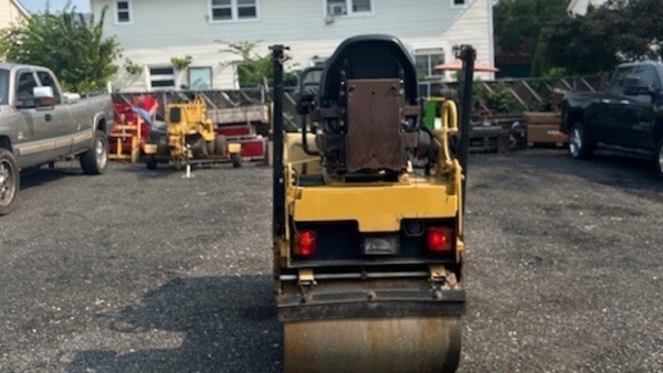 2005 Caterpillar CB-114 thumbnail 6