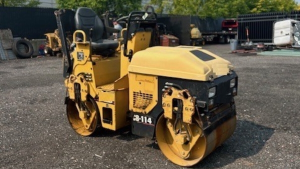 2005 Caterpillar CB-114 thumbnail 2