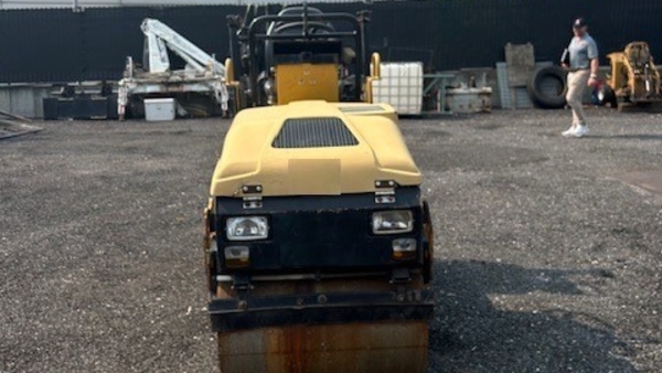 2005 Caterpillar CB-114 thumbnail 3