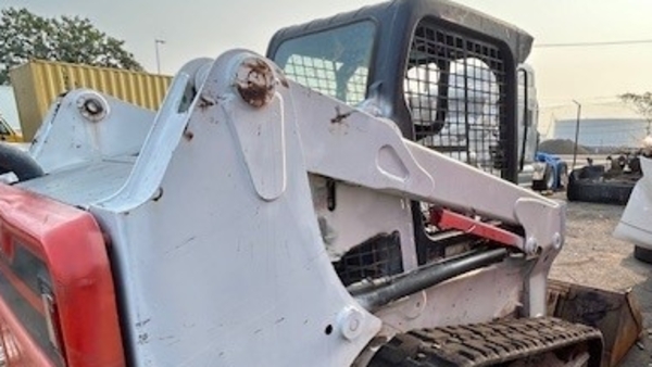 2017 Bobcat T630 thumbnail 4
