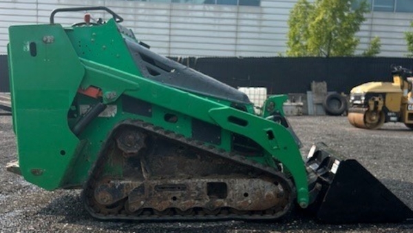 2017 Bobcat MT85 thumbnail 3