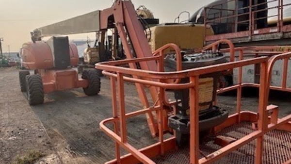 2001 JLG 800AJ thumbnail 4