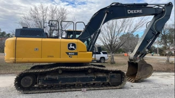 2023 Deere 300 P TIER thumbnail 2