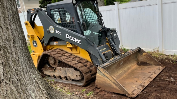 2019 Deere 317CAB thumbnail 3