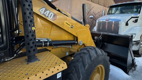 2023 Caterpillar 440 thumbnail 5