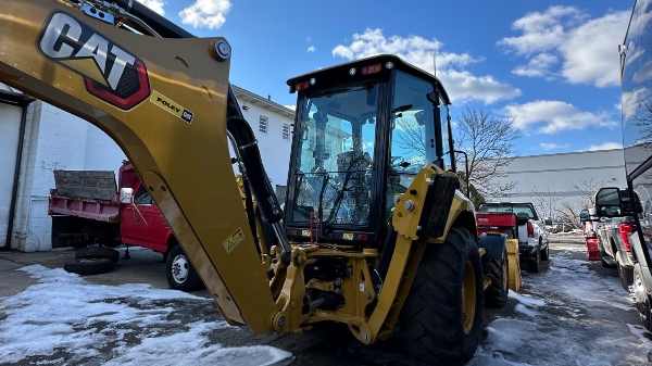 2023 Caterpillar 420 thumbnail 4