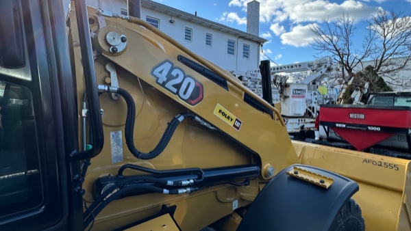2023 Caterpillar 420 thumbnail 7