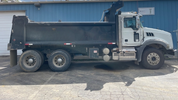 2021 Mack Granite 64FR - Dump Truck image 1