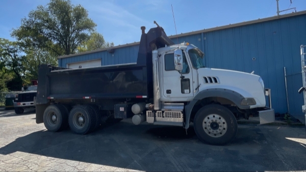 2021 Mack Granite 64FR thumbnail 2