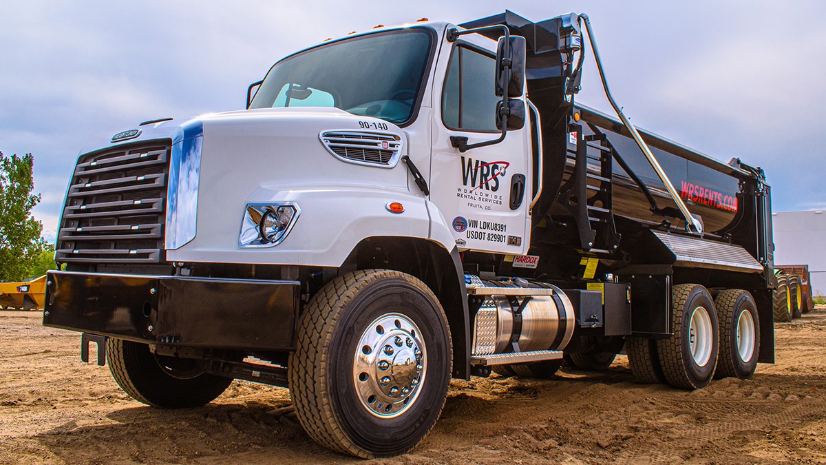 Rent this 2020 Dump Truck Freightliner 114SD located in Cleburne, TX