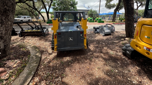 2024 Deere 317G thumbnail 8