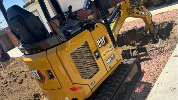 2024 Caterpillar 301.7CR thumbnail 2