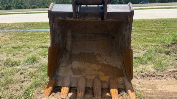 2018 Deere 350G LC thumbnail 3