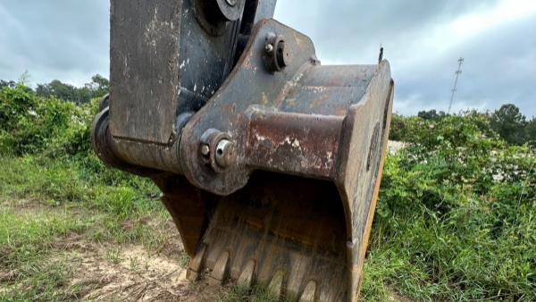 2020 Deere 210G LC thumbnail 3