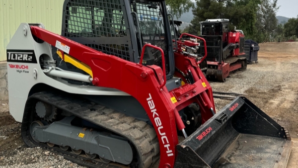 2023 Takeuchi TL12R2 thumbnail 3