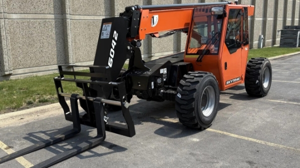 2025 JLG 6042 thumbnail 2