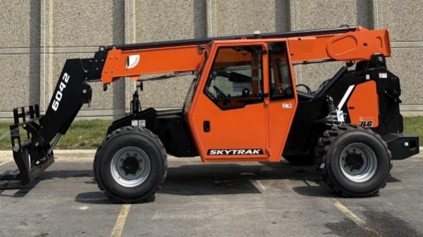 2025 JLG 6042 thumbnail 6