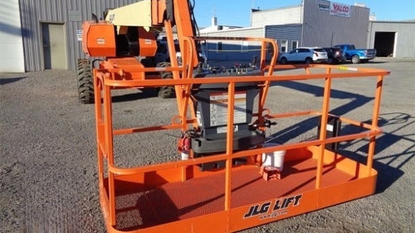 2022 JLG 660SJ thumbnail 2