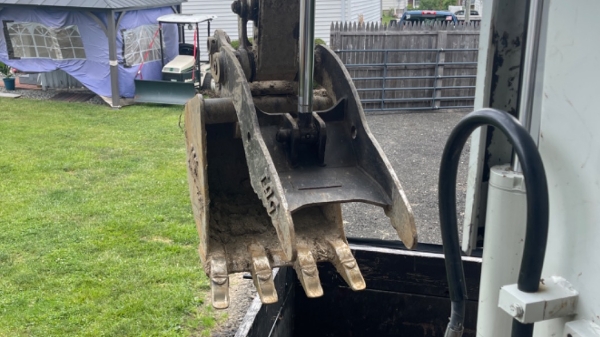 2018 Takeuchi TB230 thumbnail 2