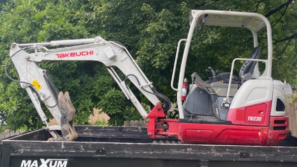 2018 Takeuchi TB230 thumbnail 5