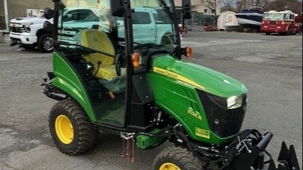 2025 Deere 1025R thumbnail 2