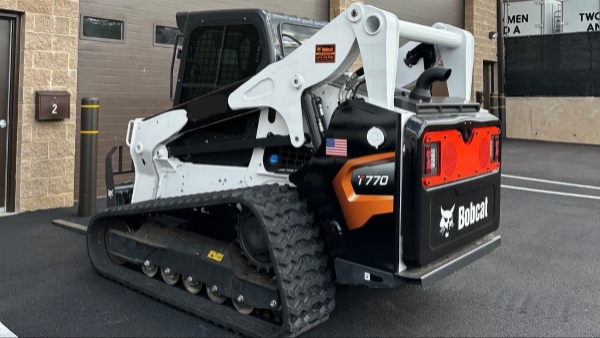 2023 Bobcat T770 thumbnail 2