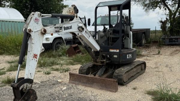 2017 Bobcat E26 thumbnail 5