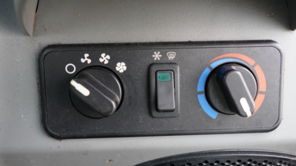 2016 Bobcat S570 thumbnail 8