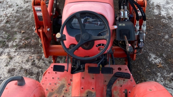 2013 Kubota L4600 thumbnail 3