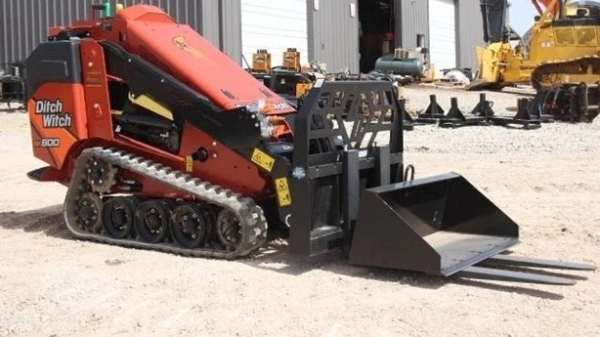 2023 Ditch Witch SK800 thumbnail 3