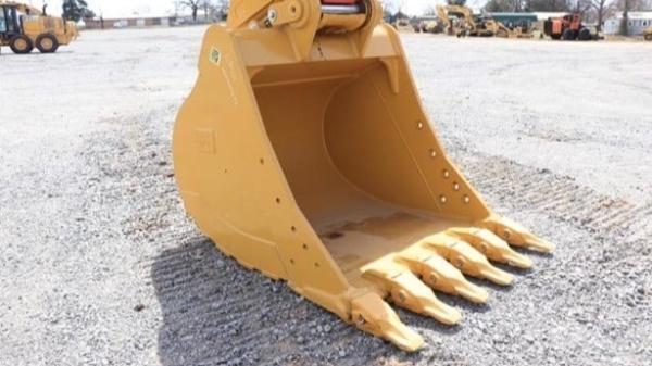 2024 Caterpillar 330GC thumbnail 2