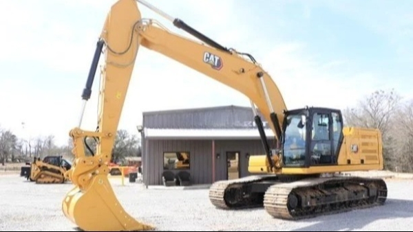 2025 Caterpillar 330GC thumbnail 3